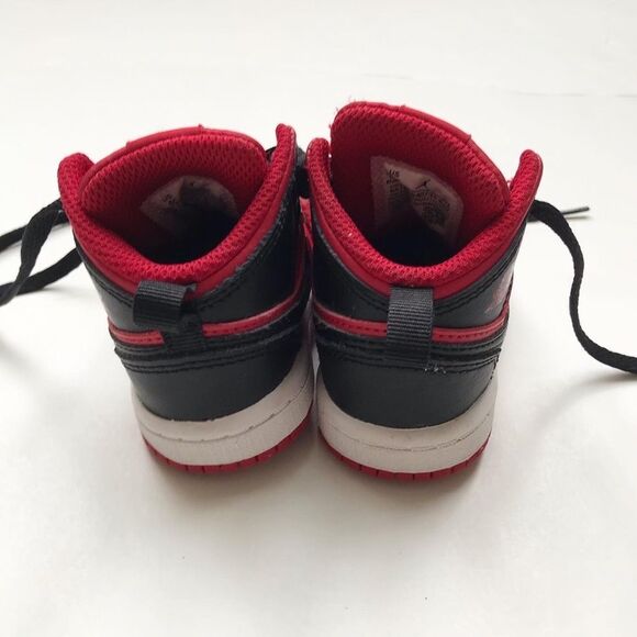 Nike Air Jordan mid sneakers EUC size 4 toddler - Picture 7 of 9